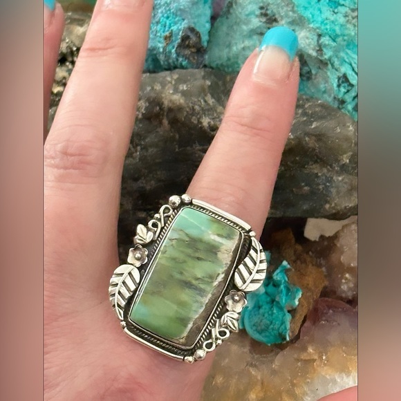 Varisite statement southwestern sterling silver ring - Picture 4 of 9